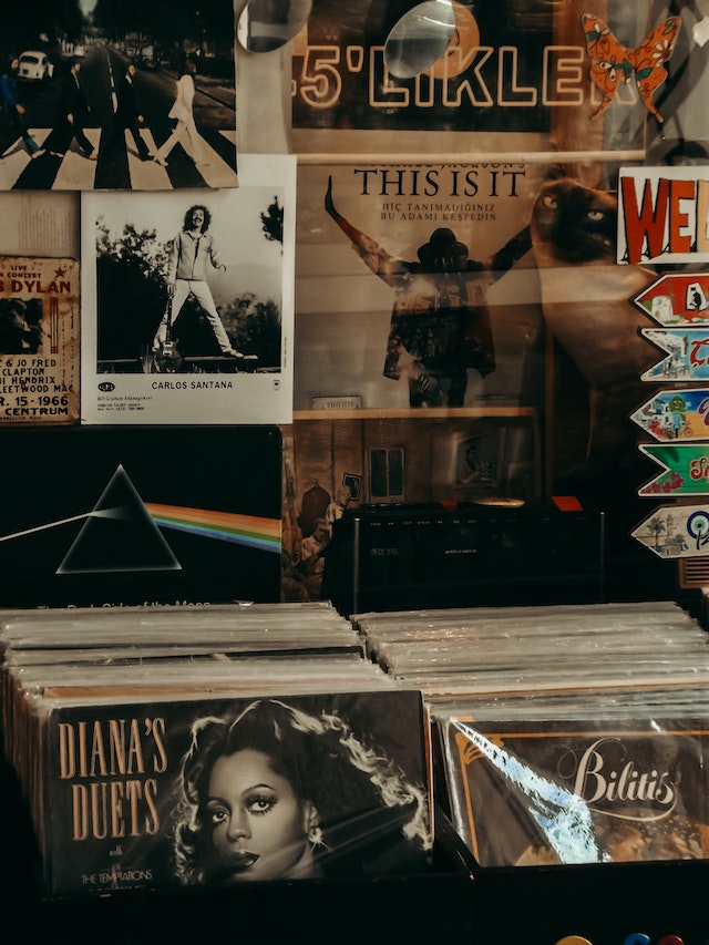 26 Fonts for Album Covers That Will Rock the World